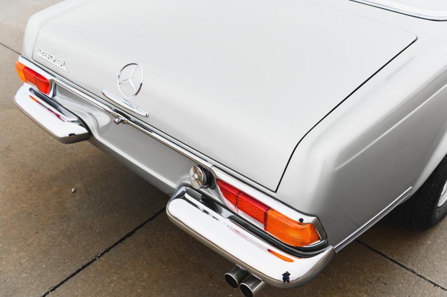 Детали экстерьера Mercedes-Benz 280 SL (W113) 1969 года  (EU) (фото 34 из 141)